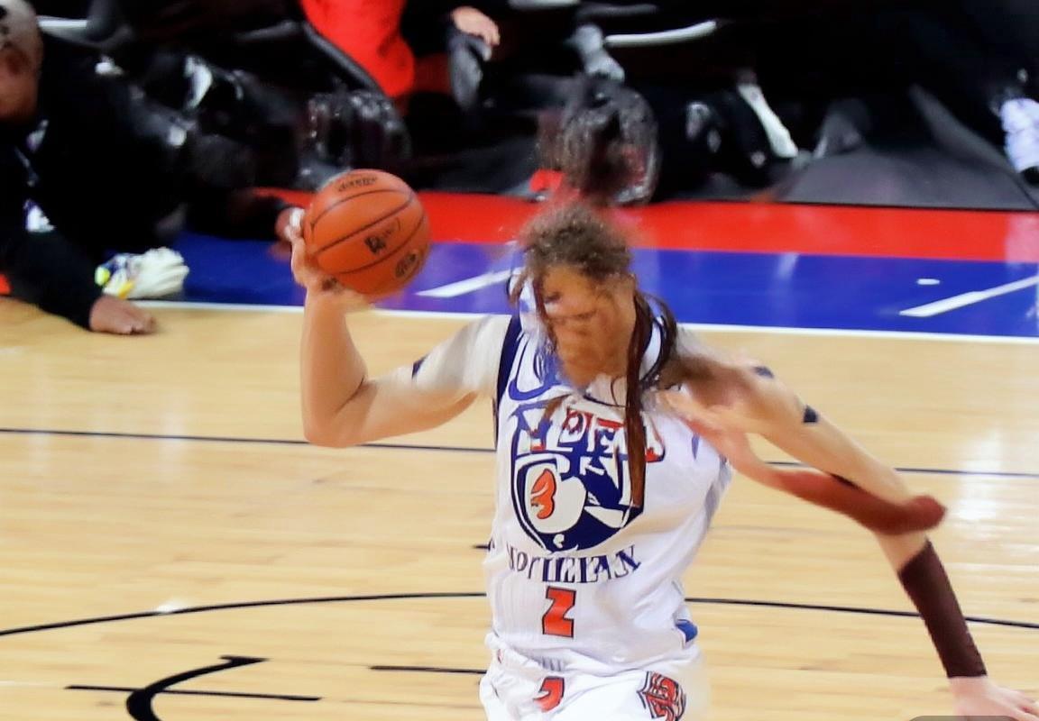 2019年NBA经典对决：骑士VS马刺回顾与战术分析(图2)